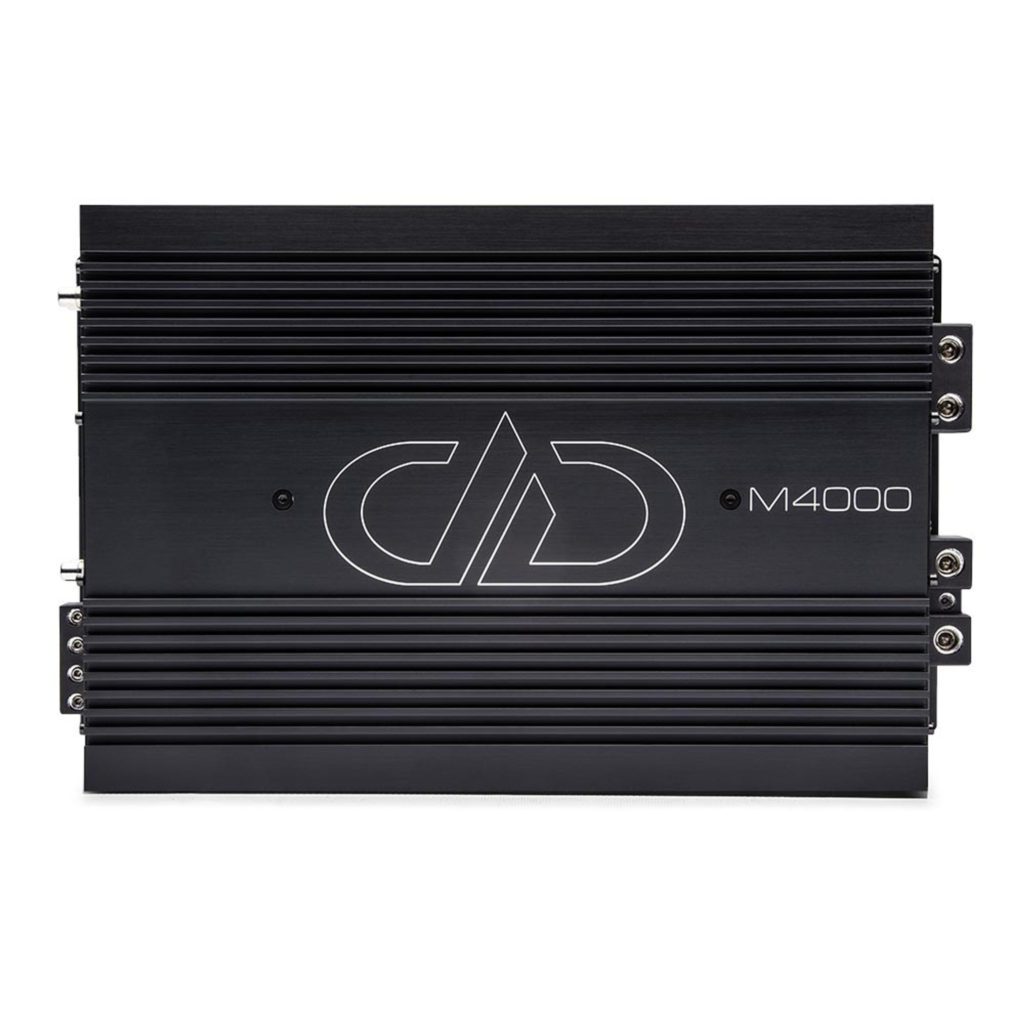 A DD Audio M4000 M Series Monoblock Amplifier with a logo on it.